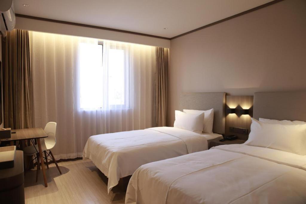 Hanting Chongming Wanda Plaza Hotel